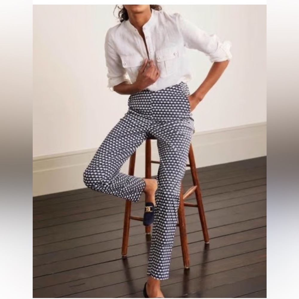 Boden Woman’s Pants Elastic Waist‎ Scalloped Navy and White Design Nautical SZ 6